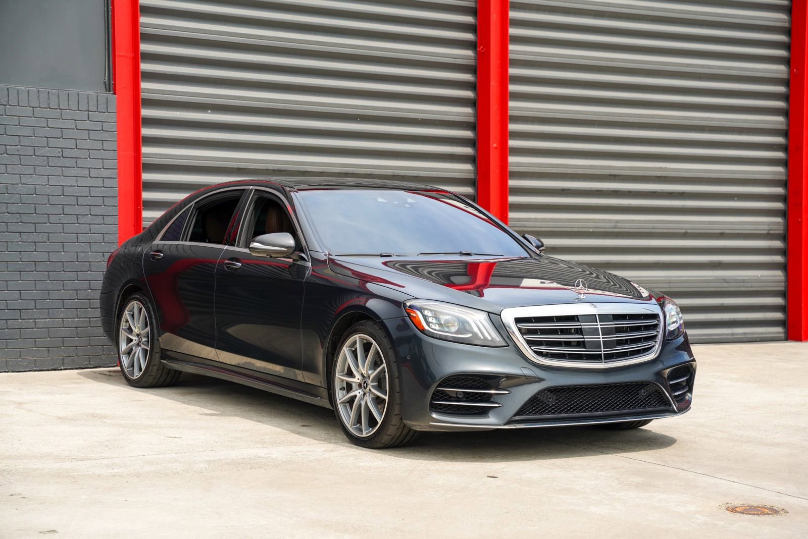 Used 2019 Mercedes-Benz S 560 Sedan image 3
