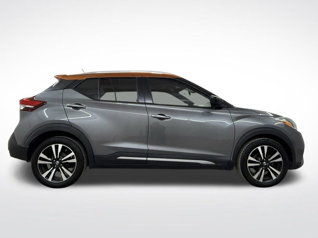 Used 2019 Nissan Kicks SR image 29