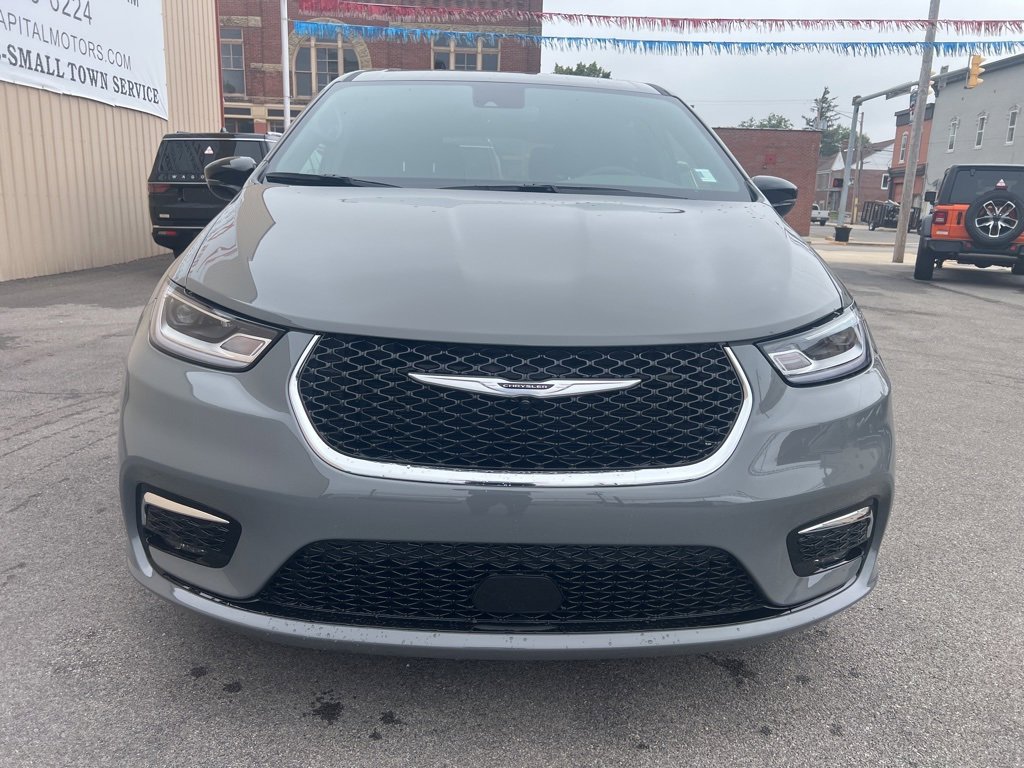 New 2025 Chrysler Pacifica Select image 4