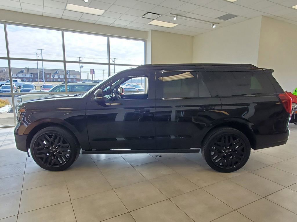 New 2026 Ford Expedition Platinum w/ Stealth Performance Package image 7