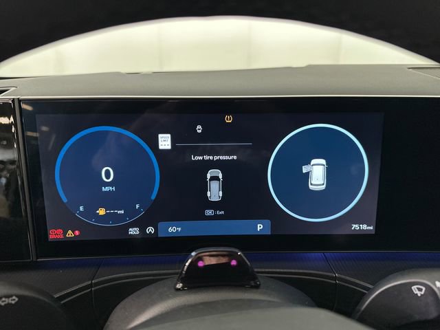 Used 2025 Hyundai Santa Fe Calligraphy image 17