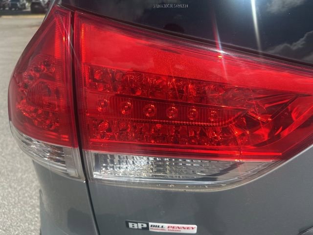 Used 2014 Toyota Sienna LE image 12