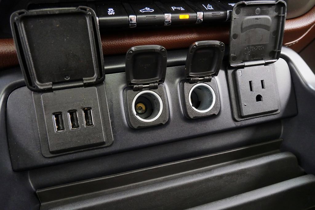 Used 2015 Chevrolet Silverado 3500 High Country w/ Duramax Plus Package image 30