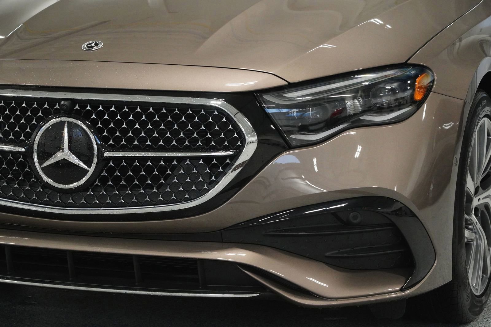 New 2026 Mercedes-Benz E 350 4MATIC Sedan image 9