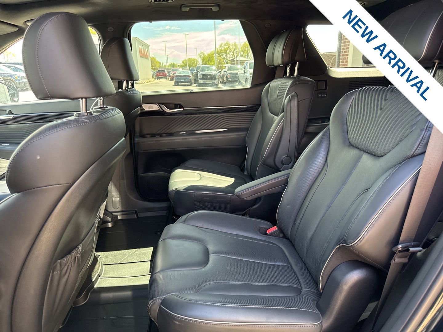 Used 2024 Hyundai Palisade Calligraphy image 15