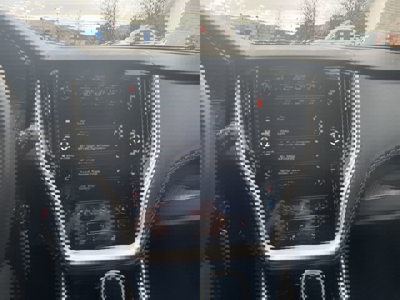 Used 2025 Subaru Outback Premium w/ Popular Package #1A image 12