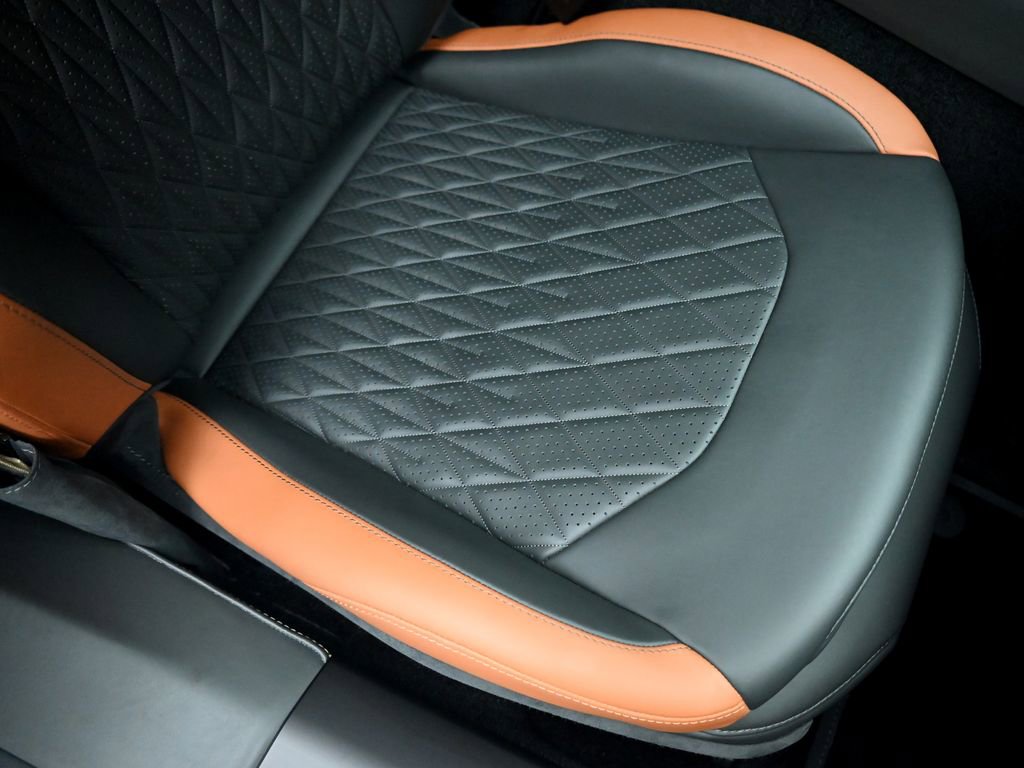 Used 2024 Aston Martin DB12 Coupe image 17