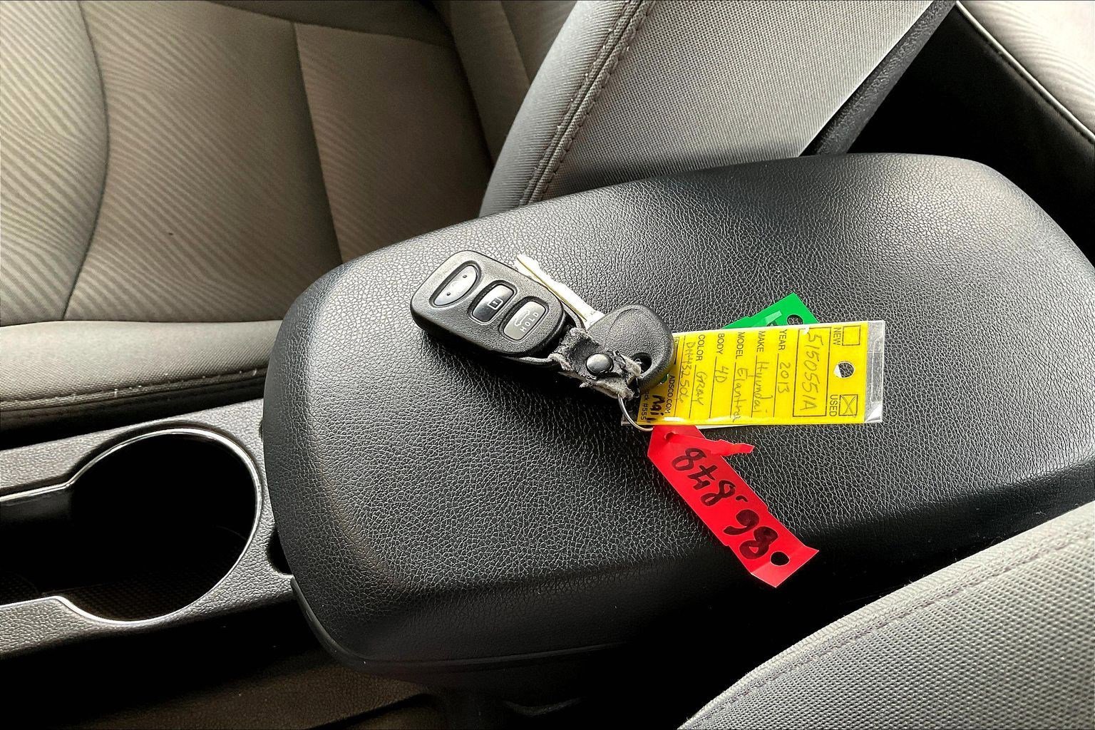 Used 2013 Hyundai Elantra GLS w/ Preferred Pkg image 31