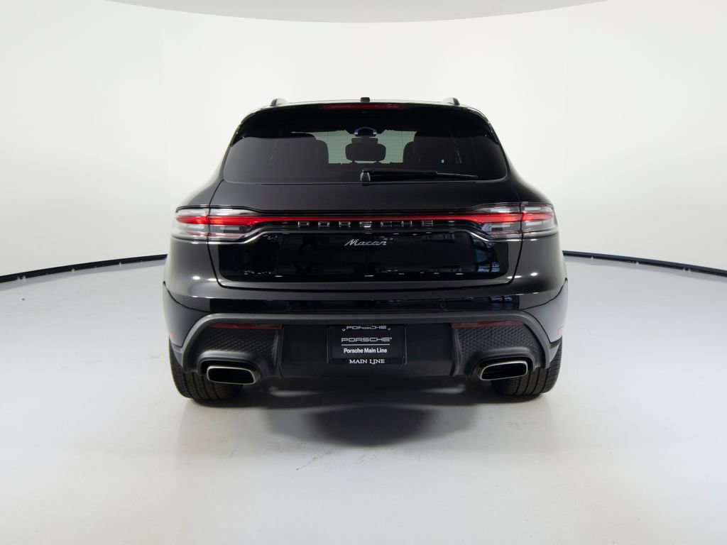 Certified 2025 Porsche Macan AWD/4WD image 9