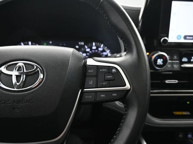 Used 2023 Toyota Highlander XLE image 18