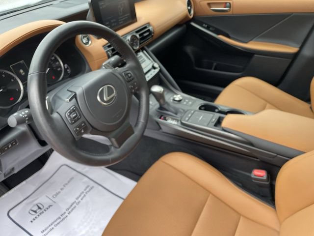 Used 2025 Lexus IS 350 F Sport RWD image 10