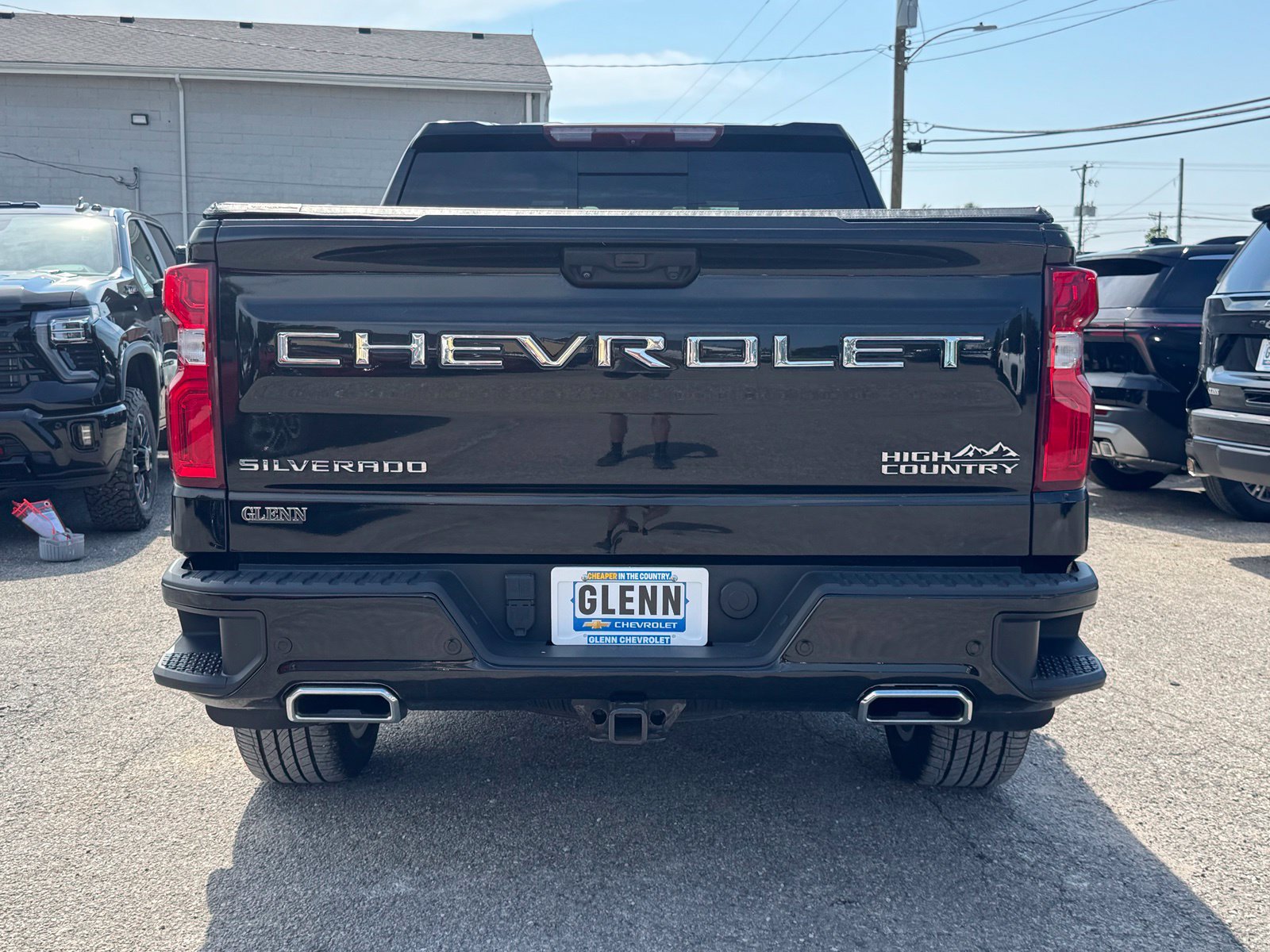 Used 2022 Chevrolet Silverado 1500 High Country w/ High Country Premium Package AWD/4WD image 5