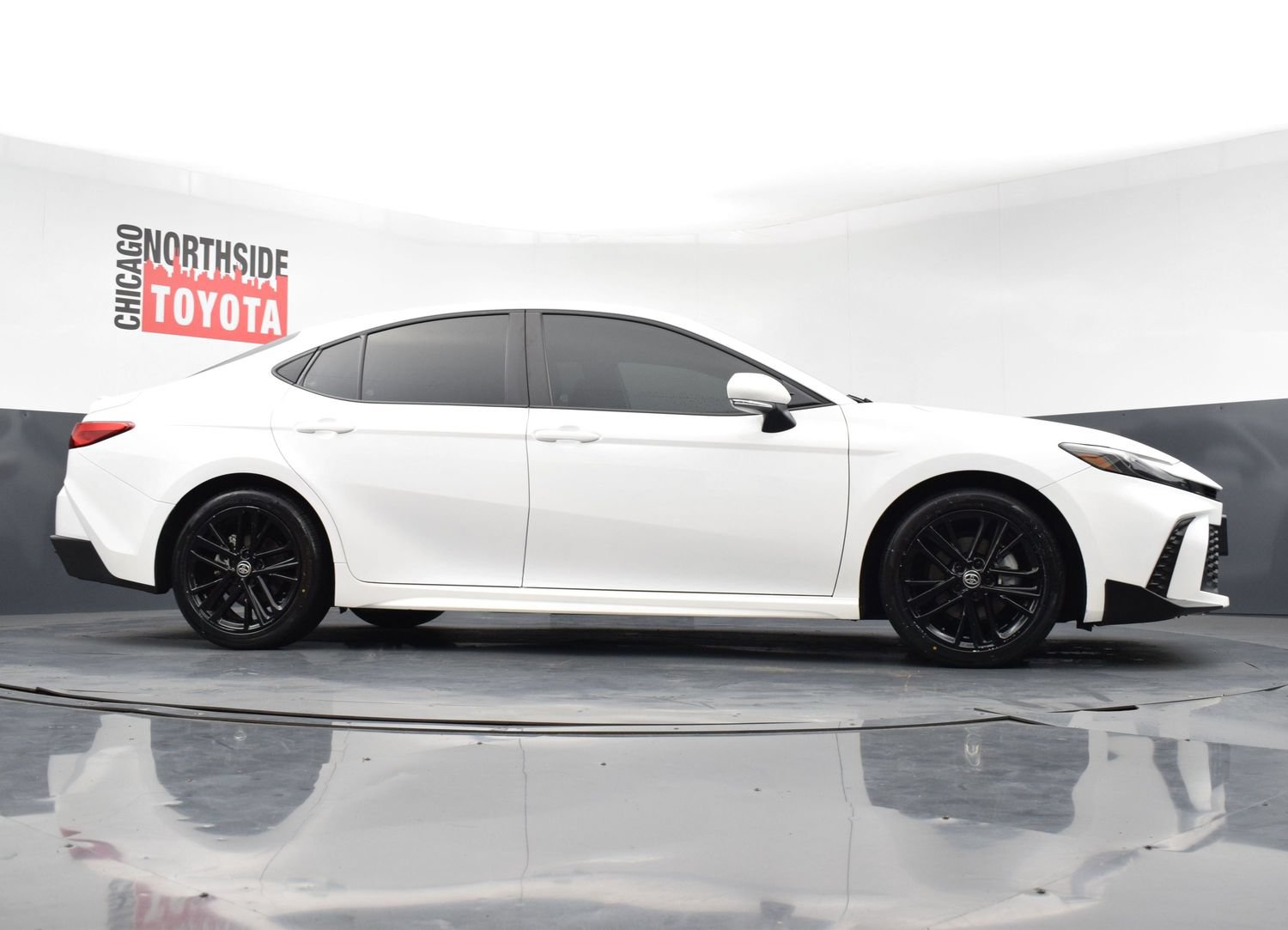Used 2026 Toyota Camry SE FWD image 28