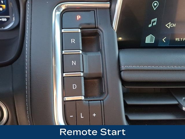 Used 2024 Chevrolet Suburban Z71 w/ Luxury Package AWD/4WD image 12