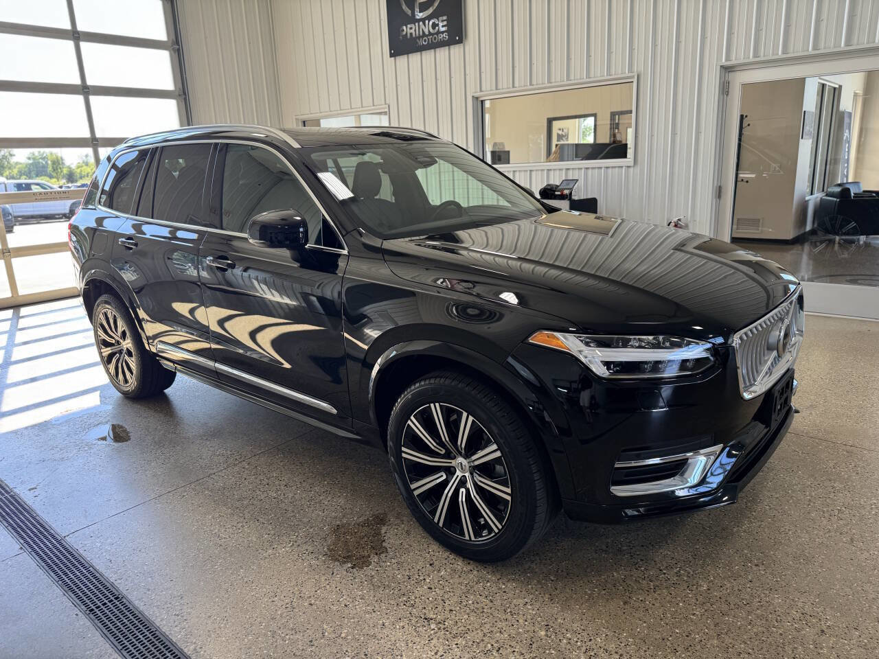 Used 2024 Volvo XC90 B6 Core w/ Protection Package Premier image 11