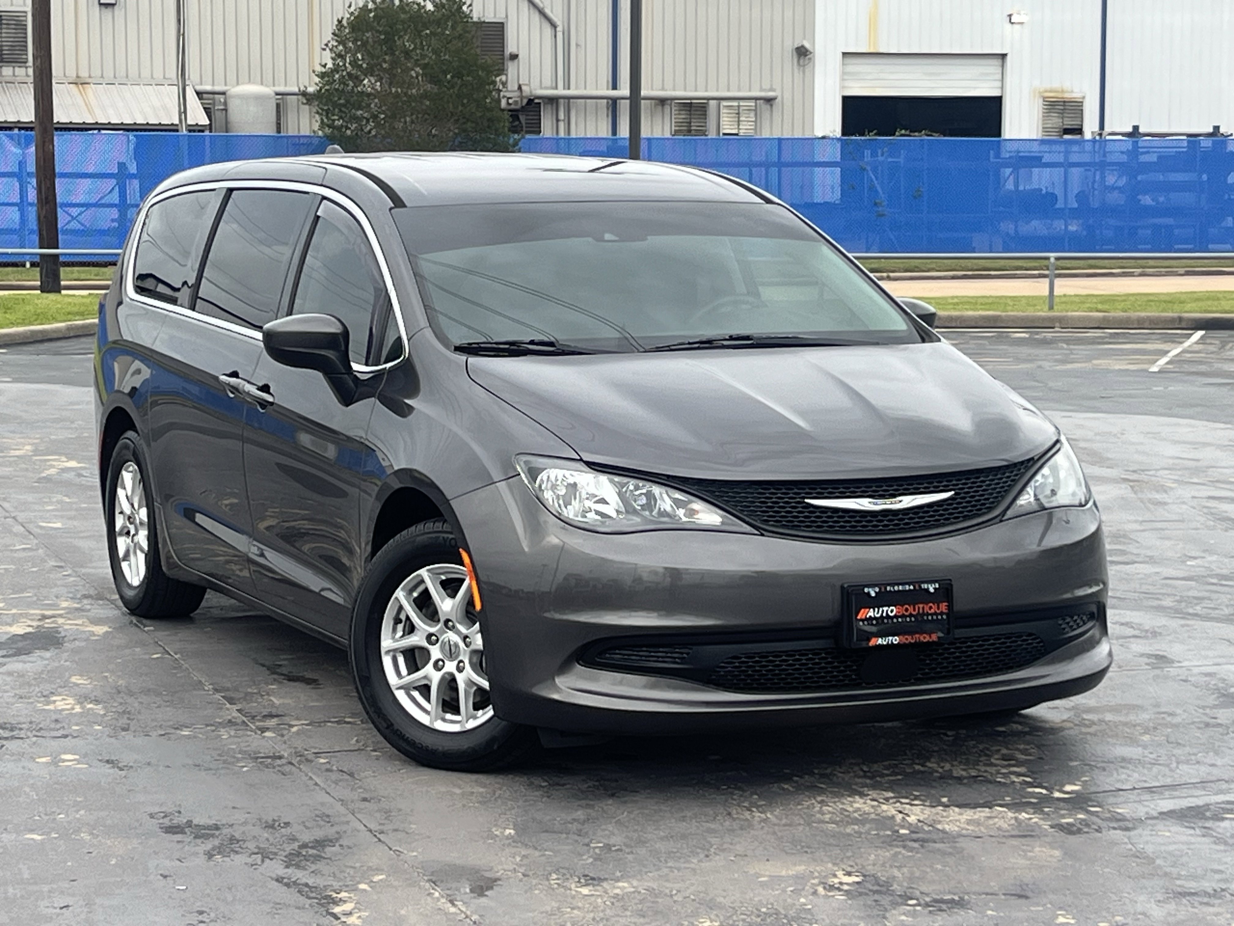 Used 2021 Chrysler Voyager LX w/ Cold Weather Group image 3
