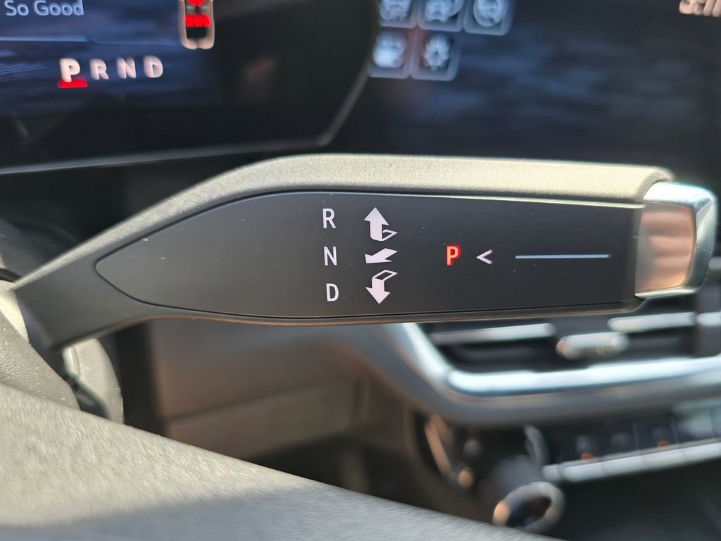 Used 2025 Chevrolet Equinox EV LT FWD image 32