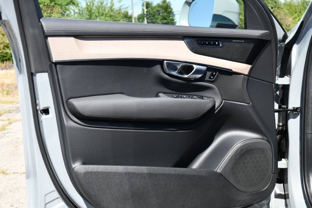 New 2026 Volvo XC90 B6 Plus w/ Protection Package Premier AWD/4WD image 11
