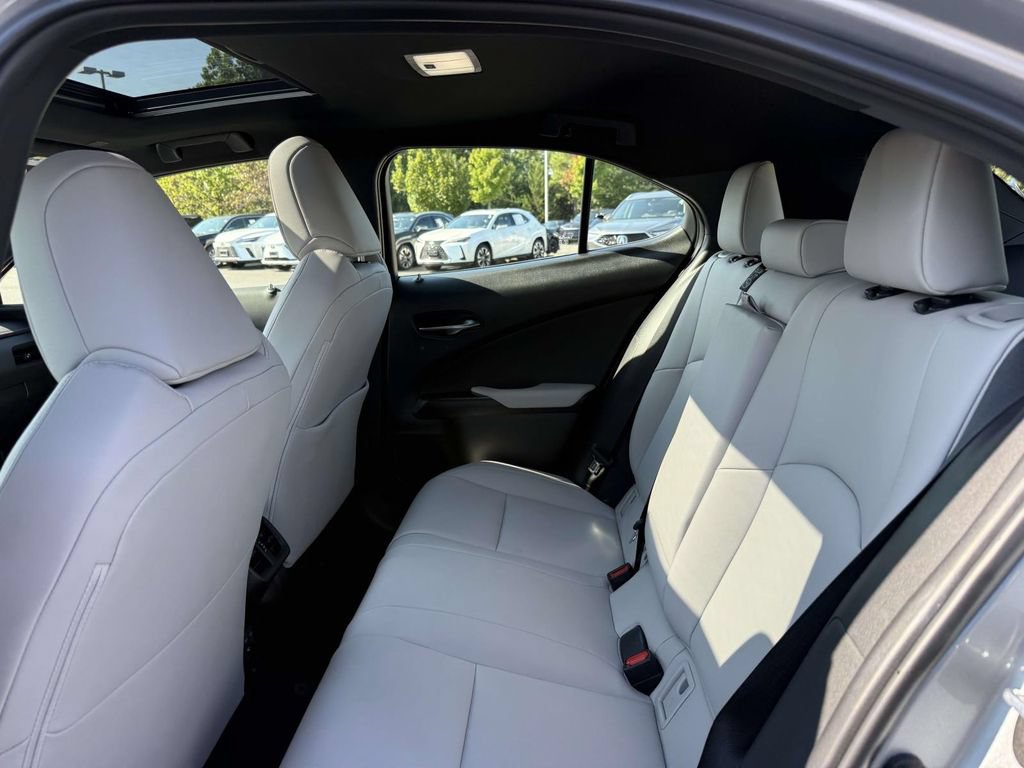 Used 2025 Lexus UX 300h AWD w/ Accessory Package (Z1) image 17