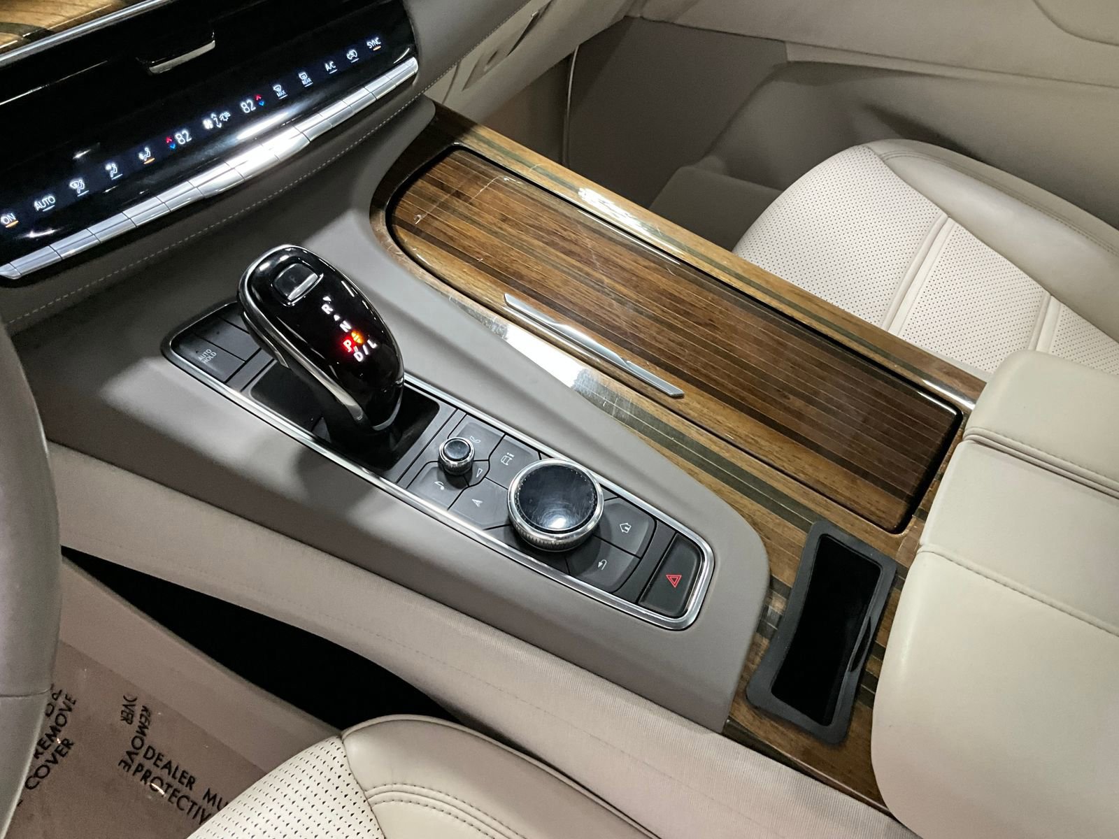 Used 2021 Cadillac Escalade ESV Sport Platinum w/ Heavy-Duty Trailer Package AWD/4WD image 17