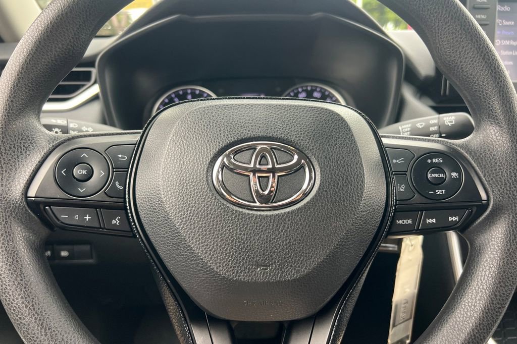 Certified 2021 Toyota RAV4 LE AWD/4WD image 21