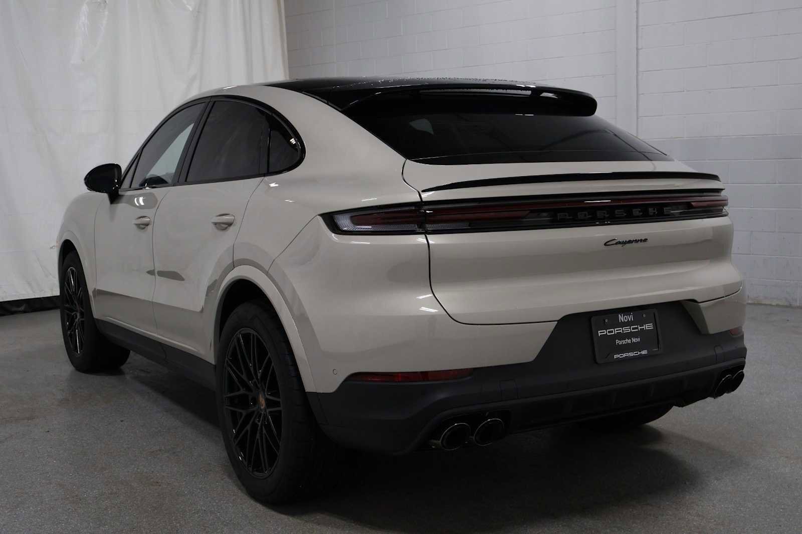 New 2026 Porsche Cayenne Coupe AWD/4WD image 3