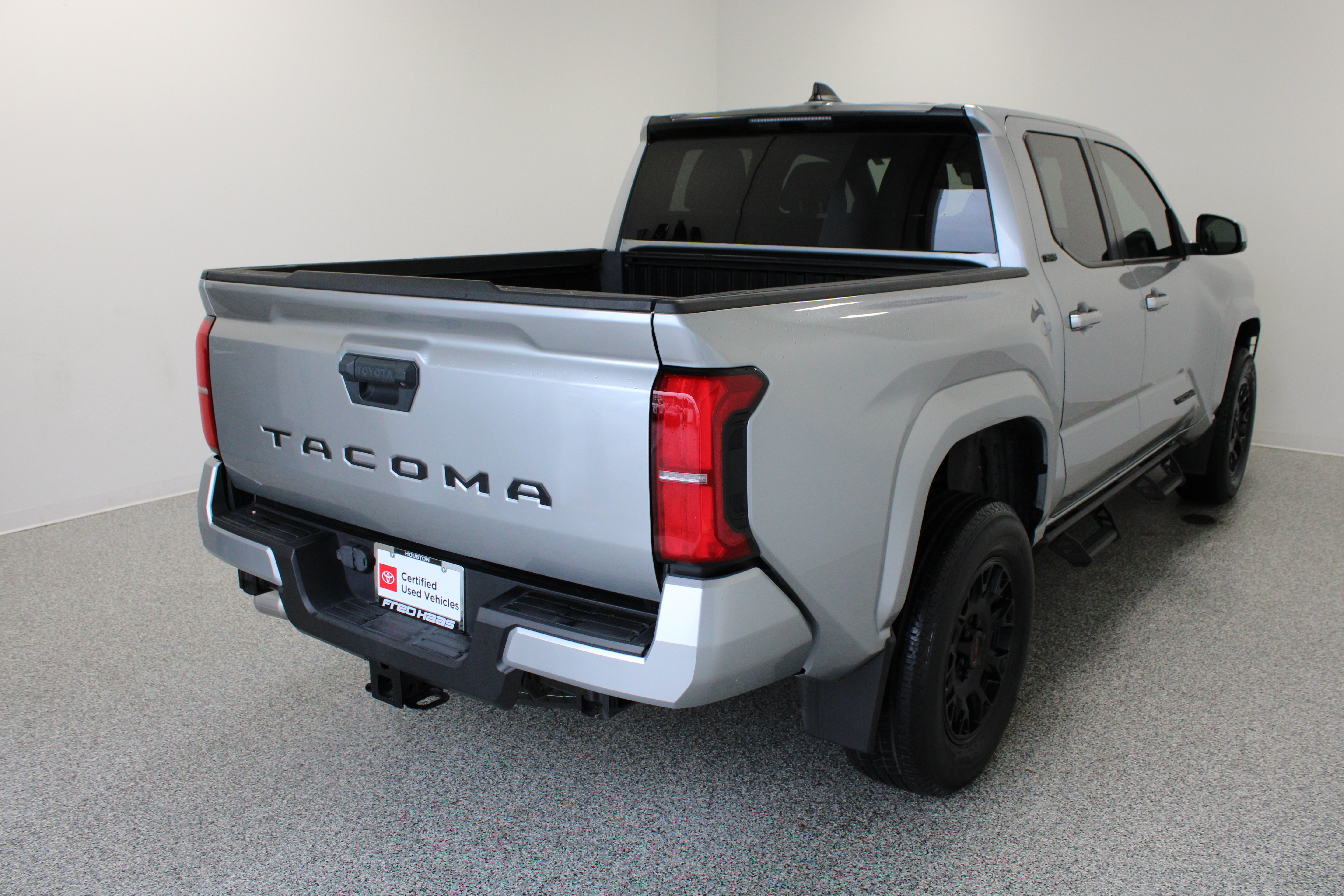 Used 2024 Toyota Tacoma SR5 RWD image 7