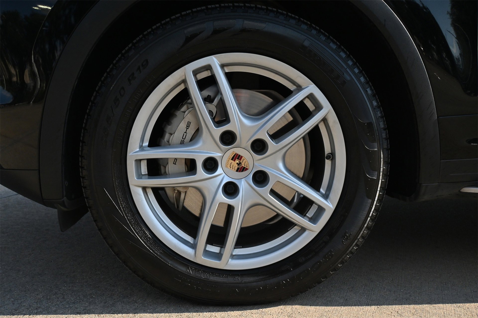 Used 2013 Porsche Cayenne S image 29