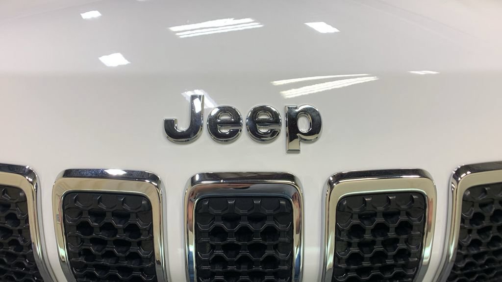 Used 2021 Jeep Cherokee Latitude Lux w/ Comfort/Convenience Group AWD/4WD image 45