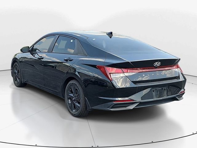 Used 2022 Hyundai Elantra SEL w/ Convenience Package FWD image 5