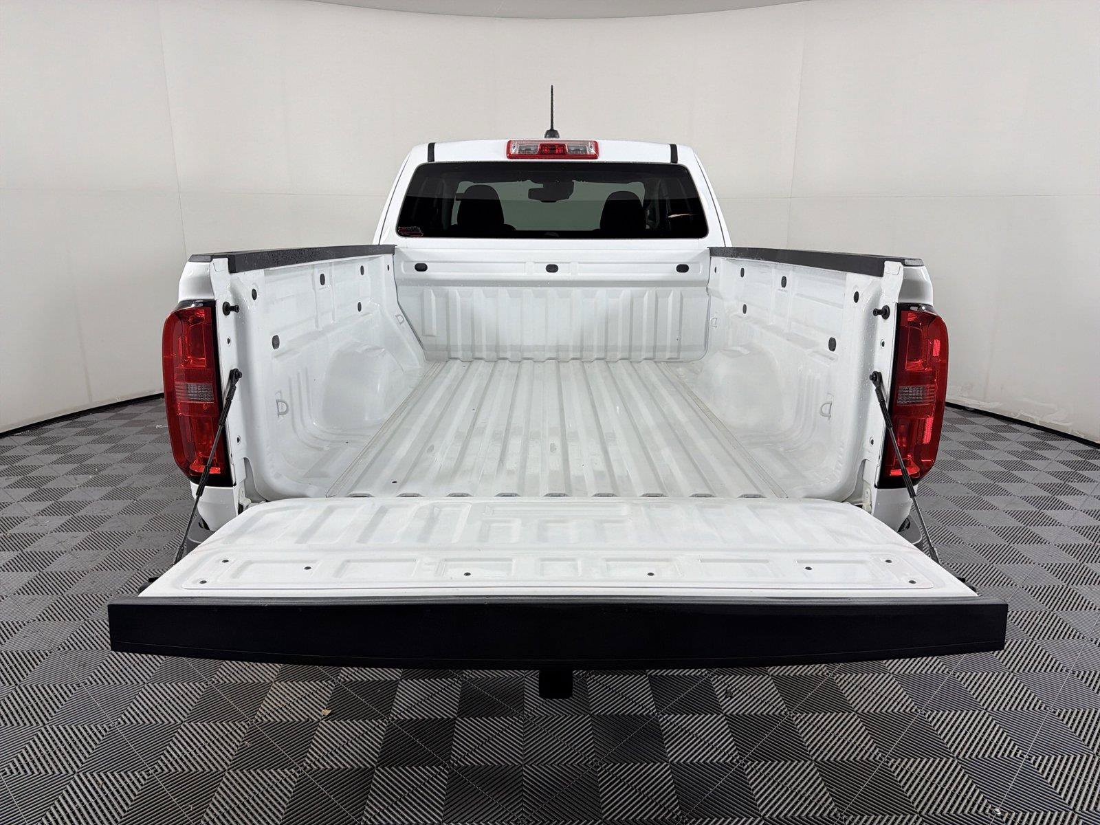 Certified 2022 Chevrolet Colorado LT w/ Fleet Safety Package RWD image 15