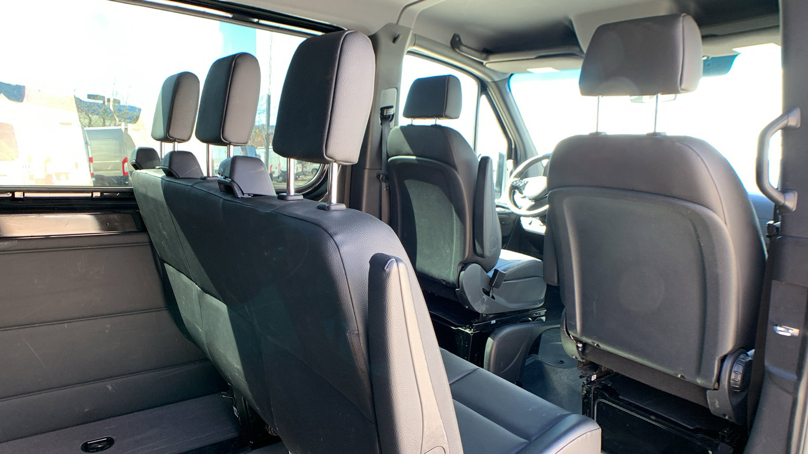 Used 2025 Mercedes-Benz Sprinter 2500 image 25