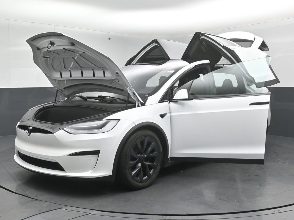 Used 2022 Tesla Model X image 49