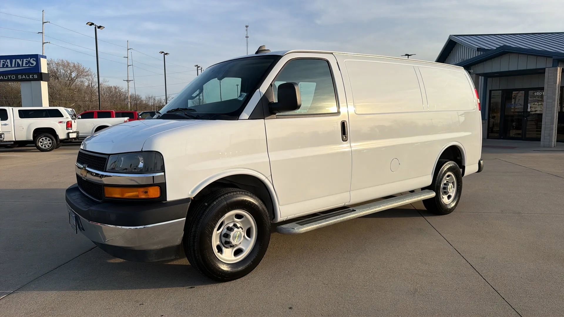 Used 2023 Chevrolet Express 2500 w/ Driver Convenience Package RWD image 5