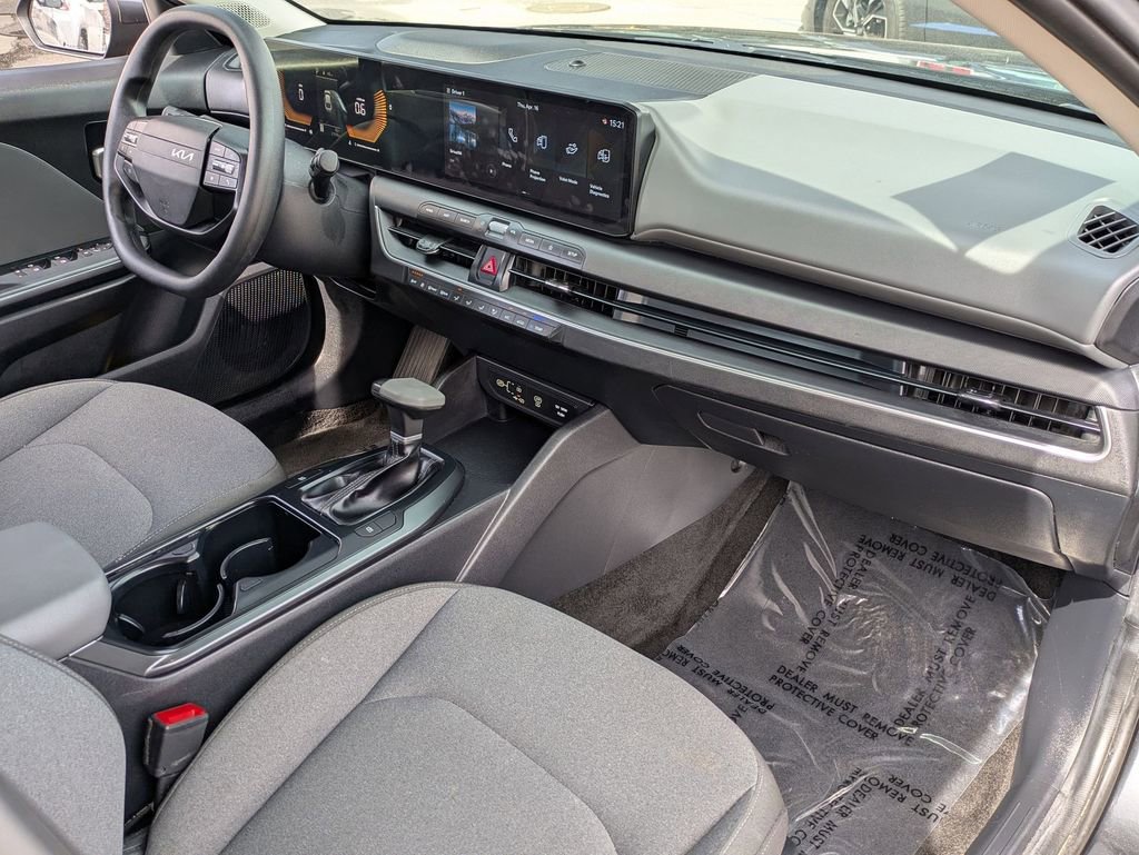 Used 2025 Kia K4 LXS image 29