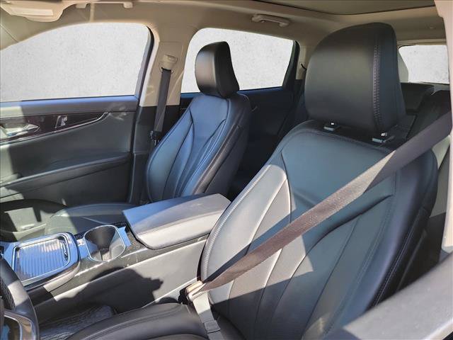 Used 2021 Lincoln Nautilus Reserve FWD image 13