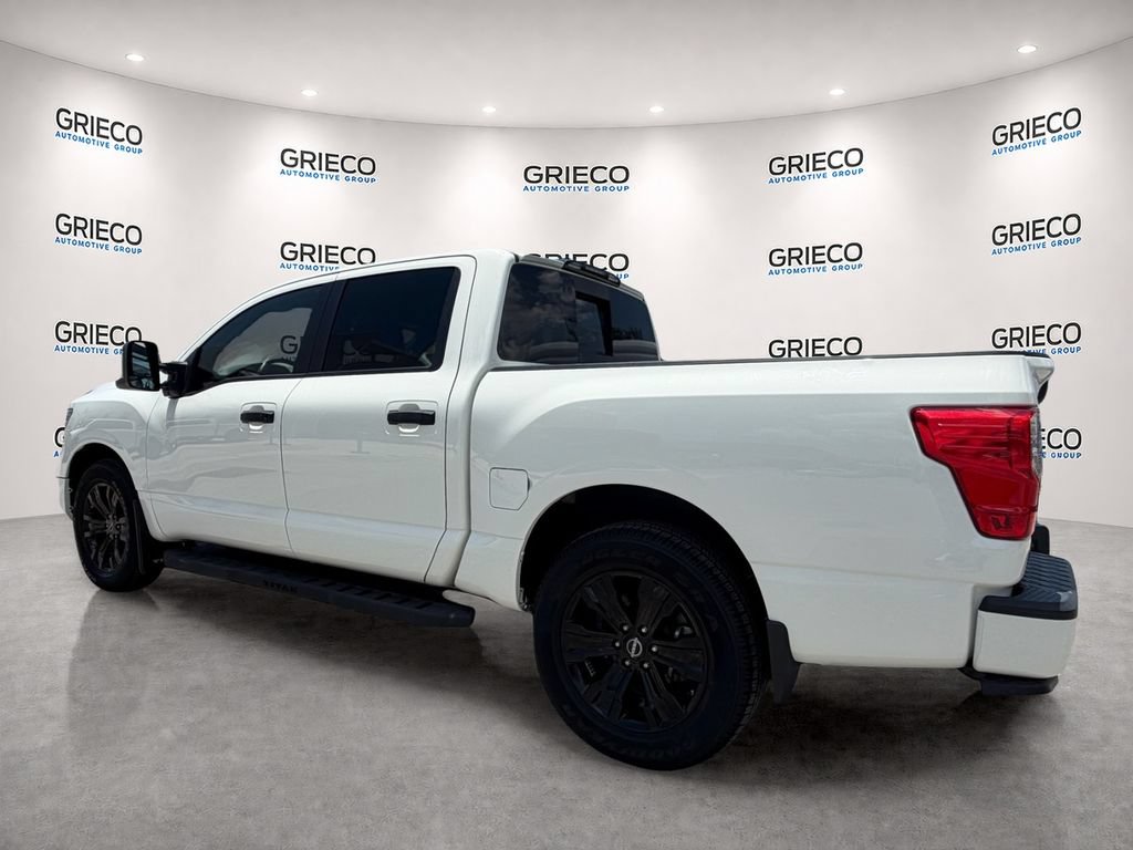Used 2024 Nissan Titan SV w/ SV Convenience Package AWD/4WD image 5