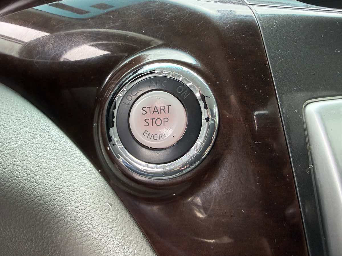 Used 2016 Nissan Quest SV image 25