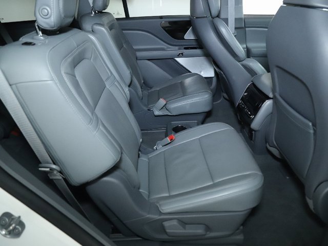 Used 2020 Lincoln Aviator Reserve w/ Equipment Group 202A image 34