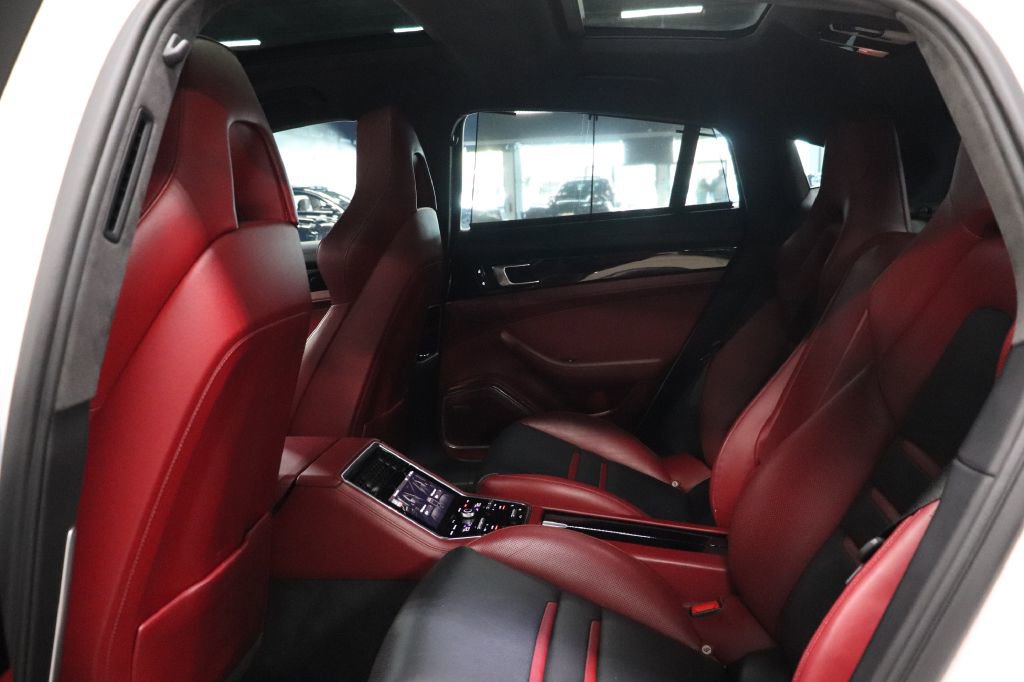 Used 2019 Porsche Panamera GTS image 14