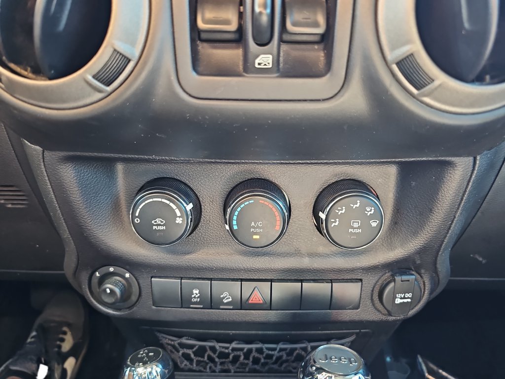 Used 2015 Jeep Wrangler Unlimited Sport w/ Quick Order Package 24S AWD/4WD image 23