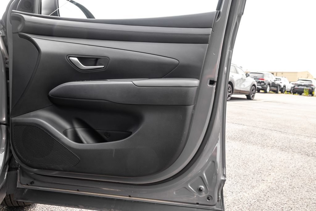 Used 2025 Hyundai Tucson SE AWD/4WD image 34