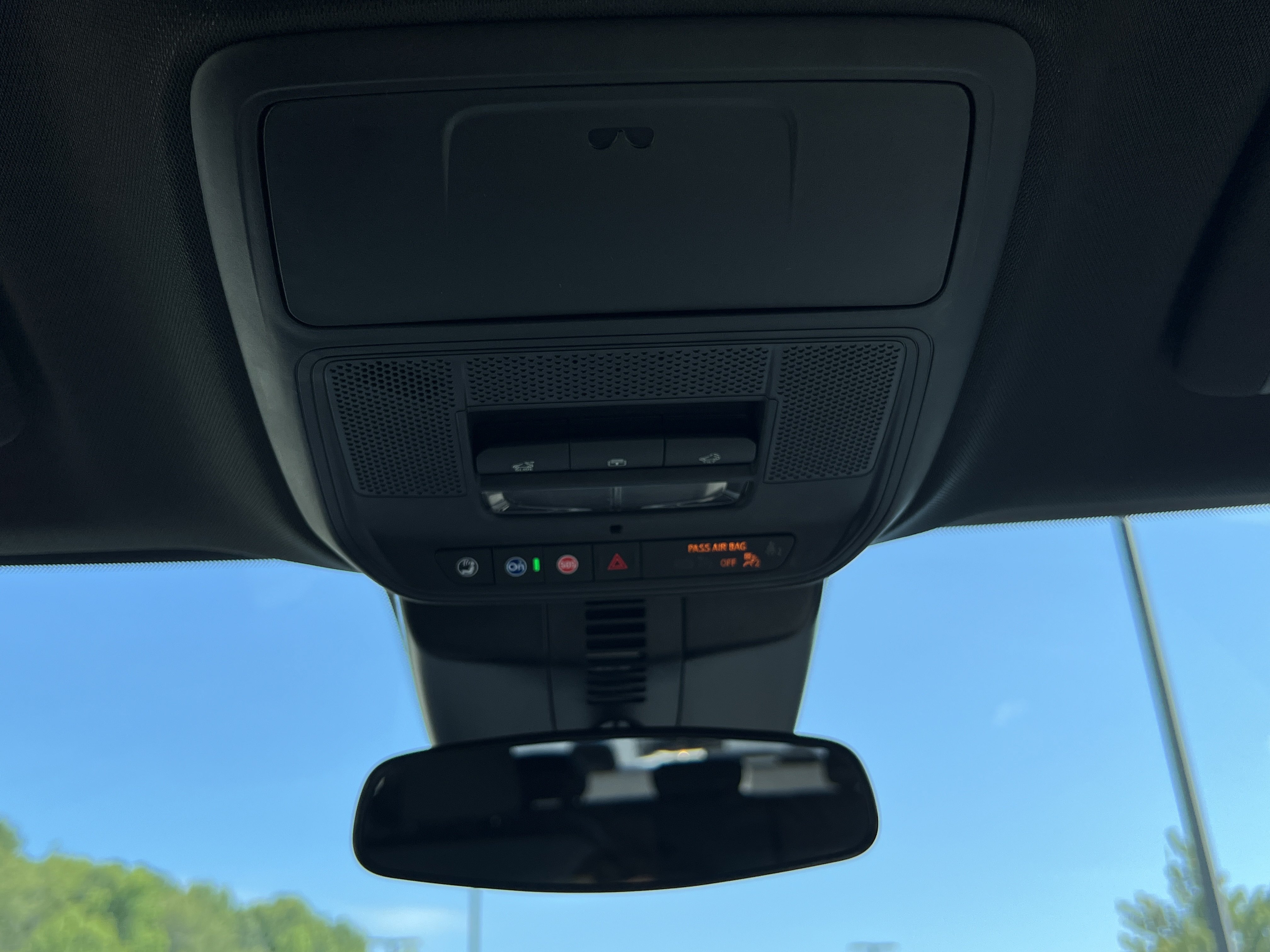 New 2026 Chevrolet Traverse LT w/ Sun and Wheel Package FWD image 30
