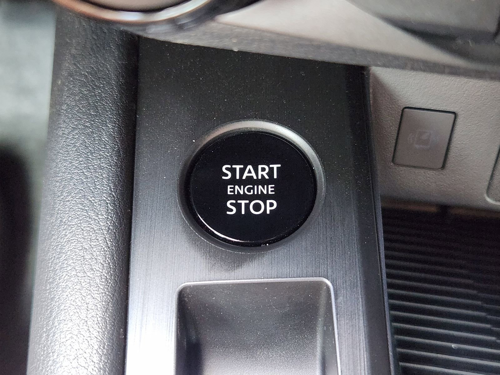 Used 2026 Nissan Kicks SV w/ Charging Package image 24