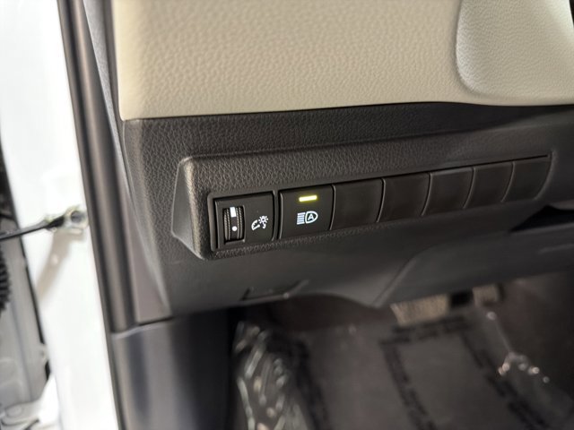 Used 2026 Toyota Corolla LE FWD image 35