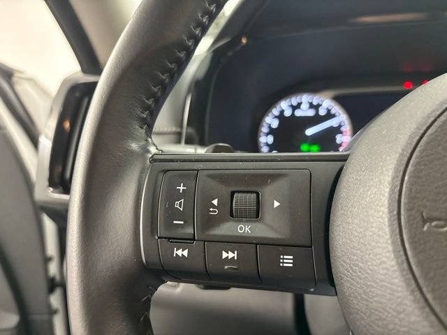 Used 2025 Nissan Pathfinder SV AWD/4WD image 22