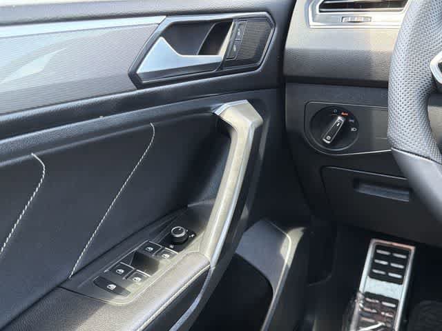 Used 2022 Volkswagen Tiguan SE R-Line FWD image 15