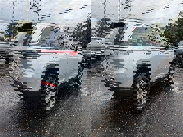 New 2025 Jeep Grand Cherokee Limited w/ Luxury Tech Group II image 4