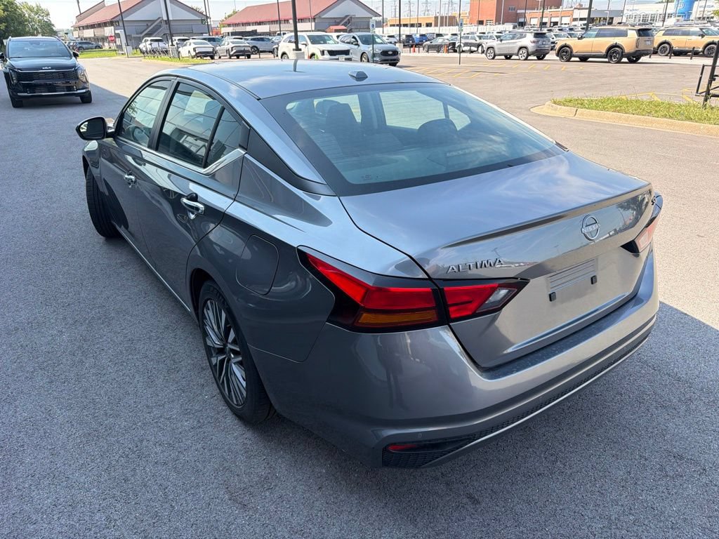 Used 2024 Nissan Altima 2.5 SV FWD image 4