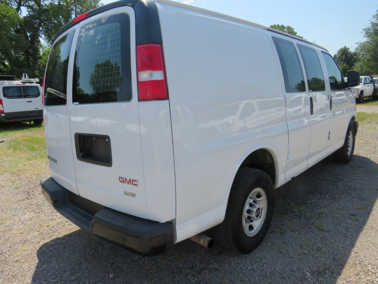 Used 2018 GMC Savana 2500 G2500 Cargo w/ Driver Convenience Package image 5